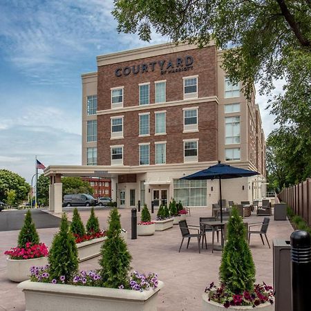 Courtyard Rochester Downtown Exterior photo